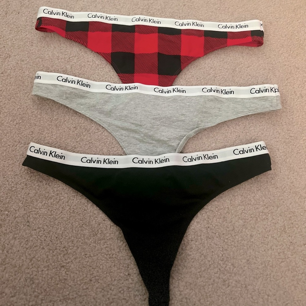 NEVER WORN Calvin Klein 3-Pack Thongs